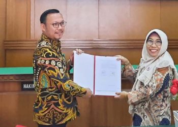 Kepala BPN Kota Depok Indra Gunawan menandatangani kerja sama dengan Pengadilan Agama Depok, Jumat 8 September 2023.