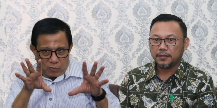 Ketua PWI Pusat Hendry Ch Bangun dan Kepala BPN Kota Depok Indra Gunawan