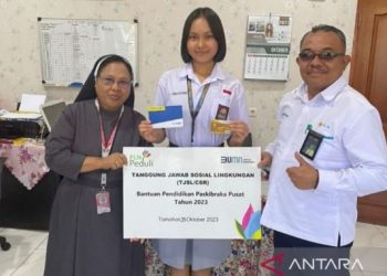 PLN Unit Induk Distribusi Sulawesi Utara Memberikan Beasiswa Kepada Paskibraka