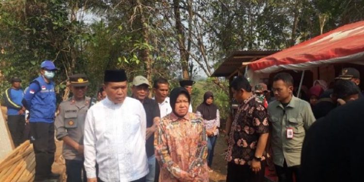 Tri Rismaharini (Mensos) Perintahkan Perbaikan Rumah Warga Disabilitas Intelektual