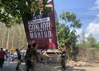 baliho ganjar mahfud dicabut di gianyar bali