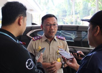 Kepala BPN Kota Depok Indra Gunawan tengah menjelaskan terkait sertipikat elektronik kepada wartawan. Foto: Muhammad