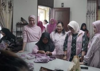 PLN Unit Induk Distribusi (UID) Sumut Berikan Bantuan Latihan Menjahit Kelompok Usia Muda