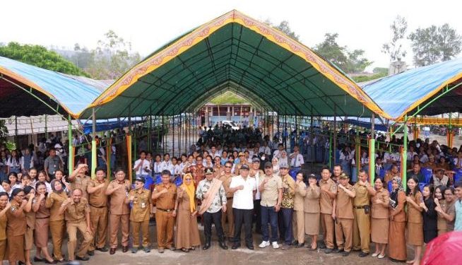 Pj Gubernur Sulsel Semangati Pelajar Tana Toraja Jadi Petani Modern