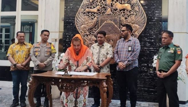 Pemkot Semarang Serahkan Dana Hibah Daerah Rp96 Miliar Untuk Pilkada