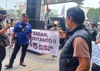 Pemkot Depok Didemo Massa Minta Walikota Mohammad Idris Copot Sejumlah Pejabat Disrumkim