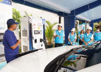 PLN UID Jakarta Raya dan Kementerian ESDM Inspeksi Bersama Pastikan SPKLU dalam Kondisi Siap