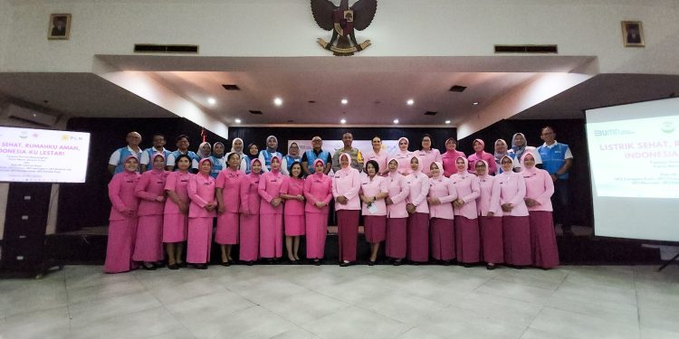 Srikandi PLN UID Jakarta Raya Berbagi Cahaya Pengetahuan Listrik untuk Masyarakat