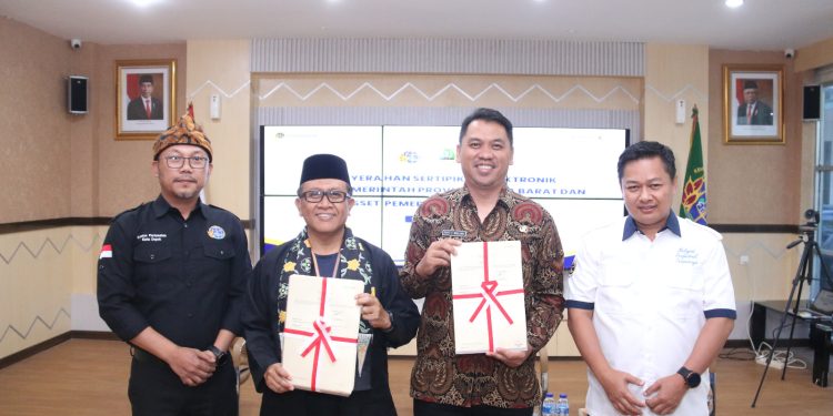 BPN Kota Depok Serahkan 149 Sertifikat Elektronik Milik Pemkot dan 7 Sertifikat Aset Pemprov Jawa Barat
