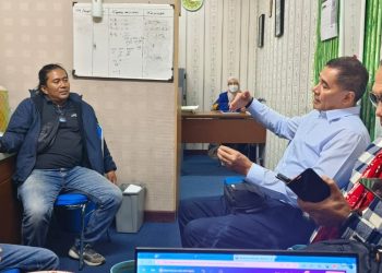 Aktor film Indonesia Fendy Pradana menyambangi Kantor Pertanahan Kota Depok dan sempat berbincang dengan wartawan, Senin 24 Juni 2024.