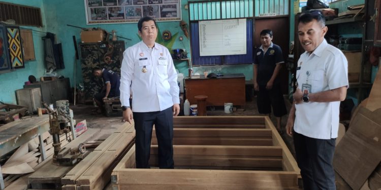 Lapas Pangkalan Bun Sukses Bina WBP, Hasilkan Kerajinan Kayu