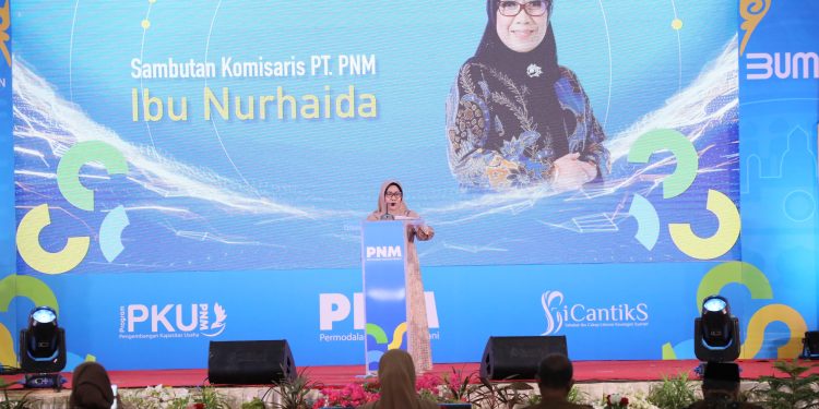 PNM dan OJK Aceh beri edukasi terkait keuangan syariah ke Pelaku usaha ultra mikro sebagai nasabah PNM Membina Ekonomi Keluarga Sejahtera.