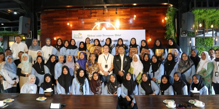 Akhiri dengan Semangat untuk Mulai Membuka Peluang: TJSL PLN Dukung Perempuan Hebat Menjahit Asa Merajut Kemandirian Ekonomi