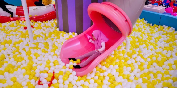 Liburan Keluarga Seru di Roll N’ Play Playground, Cibubur