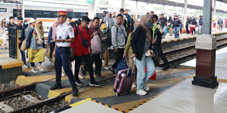 Pemesanan Tiket Kereta Api Keberangkatan Bulan Februari 2025 Dibuka Secara Bertahap