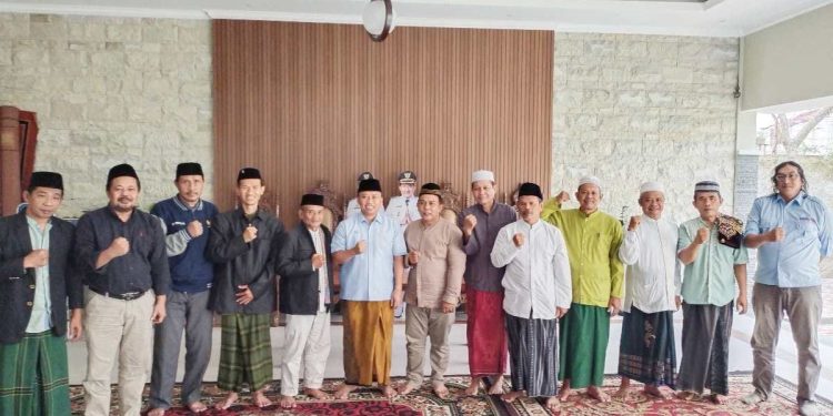 Pengurus DKM Masjid Jami’ Asy Syahid Sambangi Kediaman Wali Kota Depok