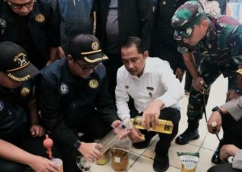 Pemkot Depok Sidak MinyaKita di Pasar Sukatani, Temukan Takaran Kurang dan Harga Melejit