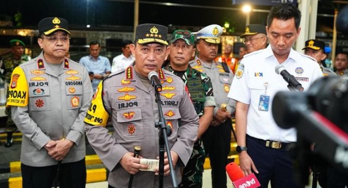 Kapolri Siapkan Personel dan Jalur Alternatif Hadapi Potensi Bencana Saat Mudik Lebaran 2025