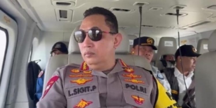 Kapolri Pantau Arus Balik Lebaran 2025 di Tol Cipali dengan Helikopter