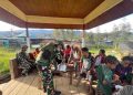Ngopi Bareng TNI dan Warga Papua, Merajut Kedekatan di Pegunungan