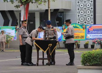 Kunjungan Kerja, Kapolda Jatim Pimpin Upacara Sertijab Kapolres Tuban