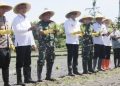 Ketahanan Pangan, Dandim 0833 Hadiri Tanam Padi di Kelompok Tani Sri Murni