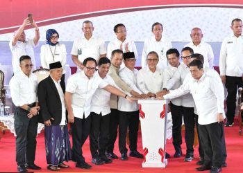 Sukseskan Kopdes Merah Putih, Mendes Yandri Hadiri Pertemuan Kades se-Jatim bersama Menko Pangan