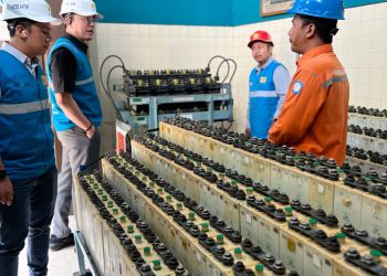 Inspeksi Peralatan: Menjaga Jaringan Listrik Jawa Timur Tetap Andal
