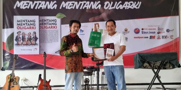 Wakil Wali Kota Depok Hadiri Peluncuran Buku “Mentang-Mentang Oligarki”, Serukan Perlawanan terhadap Ketidakadilan Sosial