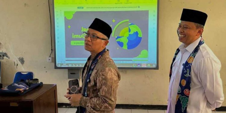 Wamen Dikdasmen Apresiasi SMPN 8 Depok sebagai Role Model Pendidikan Inklusif