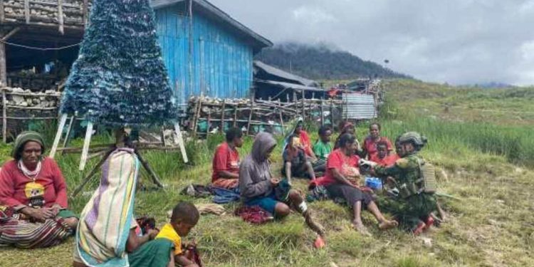 Menjaga Tanah, Merawat Jiwa, Sentuhan TNI di Lembah Sinak