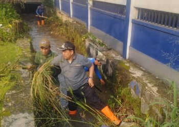Warga Sukamaju Kompak Gelar Aksi Bersih-Bersih Sambut HUT ke-26 Kota Depok