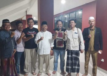 Senja Penuh Keakraban: Wali Kota Depok Salat Magrib Berjamaah di Masjid Jami Asy Syahid