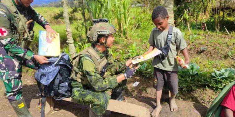 TNI Menyapa Bumi Gome, Dari Peluru ke Pensil, Dari Jaga ke Asa