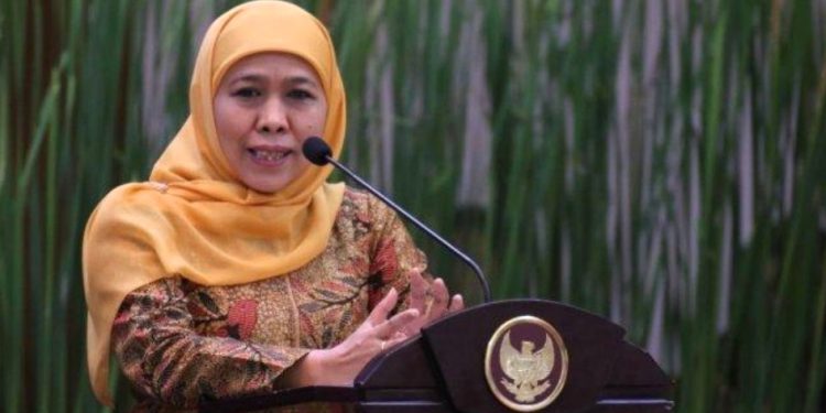 Khofifah Hapus Syarat Usia Kerja di Jawa Timur. Begini Alasannya