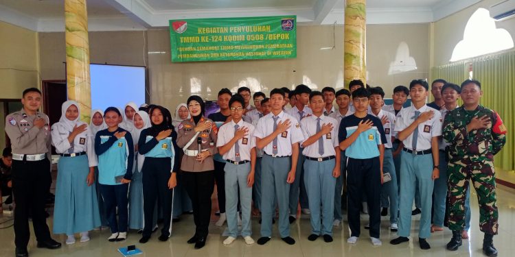 TMMD Kodim 0508/Depok Hadirkan Penyuluhan UU Lalu Lintas dan Nilai Kebangsaan di Tapos
