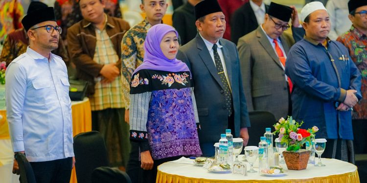 Siapkan SDM Berkualitas dan Berintegritas, Gubernur Khofifah Luncurkan 1.193 Beasiswa Bagi Santri Unggul Jatim
