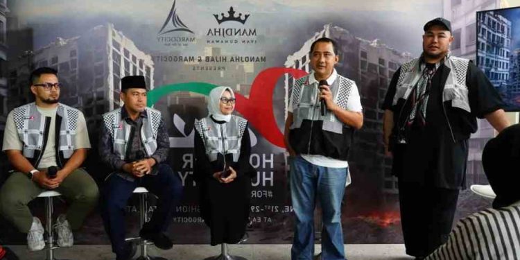 Ivan Gunawan dan Chandra Rahmansyah Gaungkan Solidaritas untuk Palestina Lewat Fesyen