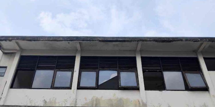 Miris! Jendela Kelas SMPN 11 Depok Bolong, Kepsek Akui Ada Kendala Perbaikan