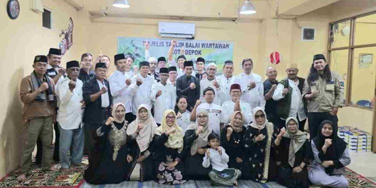 Pengajian MT. Balwan Depok Angkat Tema Kebersamaan, KH. Abu Bakar Soroti Pentingnya Ilmu Agama