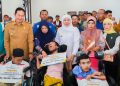 Sapa Bansos Titik ke-16 di Lamongan, Program Icon Gubernur Khofifah untuk Dongkrak Ekonomi Masyarakat Jawa Timur