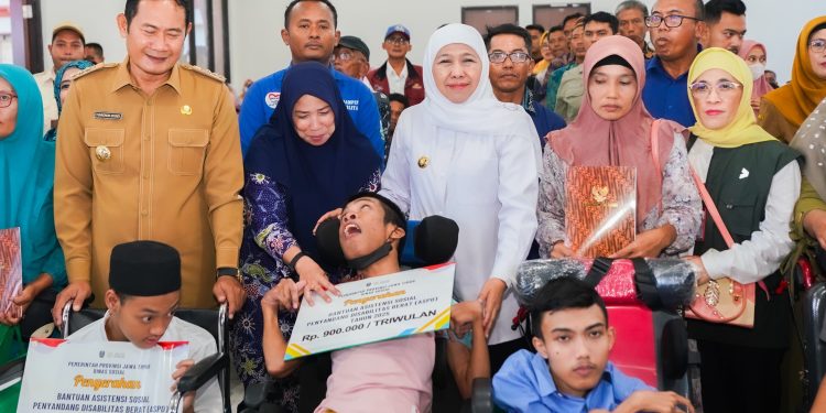 Sapa Bansos Titik ke-16 di Lamongan, Program Icon Gubernur Khofifah untuk Dongkrak Ekonomi Masyarakat Jawa Timur
