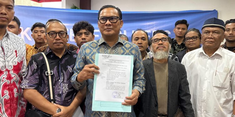 Kuasa hukum Dr. Teguh Satya Bhakti menyebut penggugat berasal dari masyarakat berpenghasilan setara upah minimum yang belum memiliki rumah.