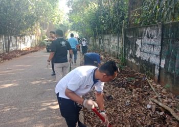Karya Bakti HUT TNI ke-80 di Depok, TNI Bersama Warga Gelar Aksi Bersih Lingkungan