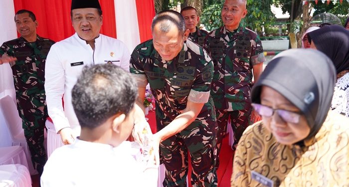 TNI Luncurkan Program Gizi Anak Sekolah, Danrem 051/Wijayakarta Ikuti Vidcon Bersama Panglima TNI