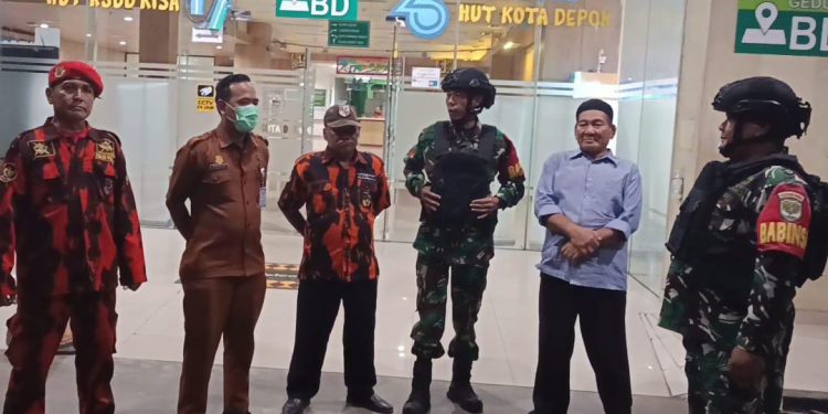 Jaga Kondusivitas Wilayah, Koramil 05/Sawangan Patroli Keamanan Objek Vital dengan Maung dan Sepeda Motor
