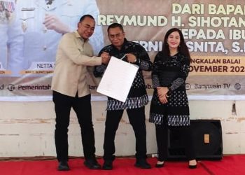 Kepala Kantor Pertanahan Kabupaten Banyuasin Dhona Fiermansyah Lubis menyampaikan ucapan terima kasih kepada Raymund Hasdianto atas kerja sama yang baik selama ini. 
