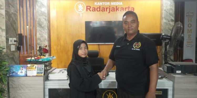 Wawancara Berani Siswi SD Ini Bikin Pimpinan Media Terkesima