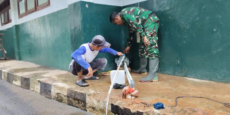 Di Bawah Langit Mendung Sukamaju, Harapan Mengalir dari Sumur TMMD