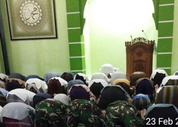 Nuansa Ramadan di Lokasi TMMD, TNI dan Warga Beribadah Bersama